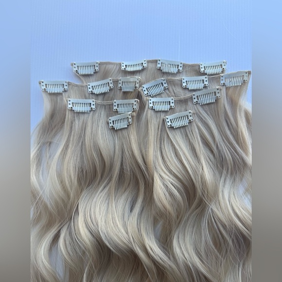 Luxurious Natural Ash Light Blonde Wavy Clip in Hair Extensions - Picture 4 of 6